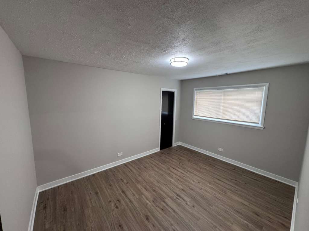 1021 W Vermont Avenue, Chicago, IL 60827