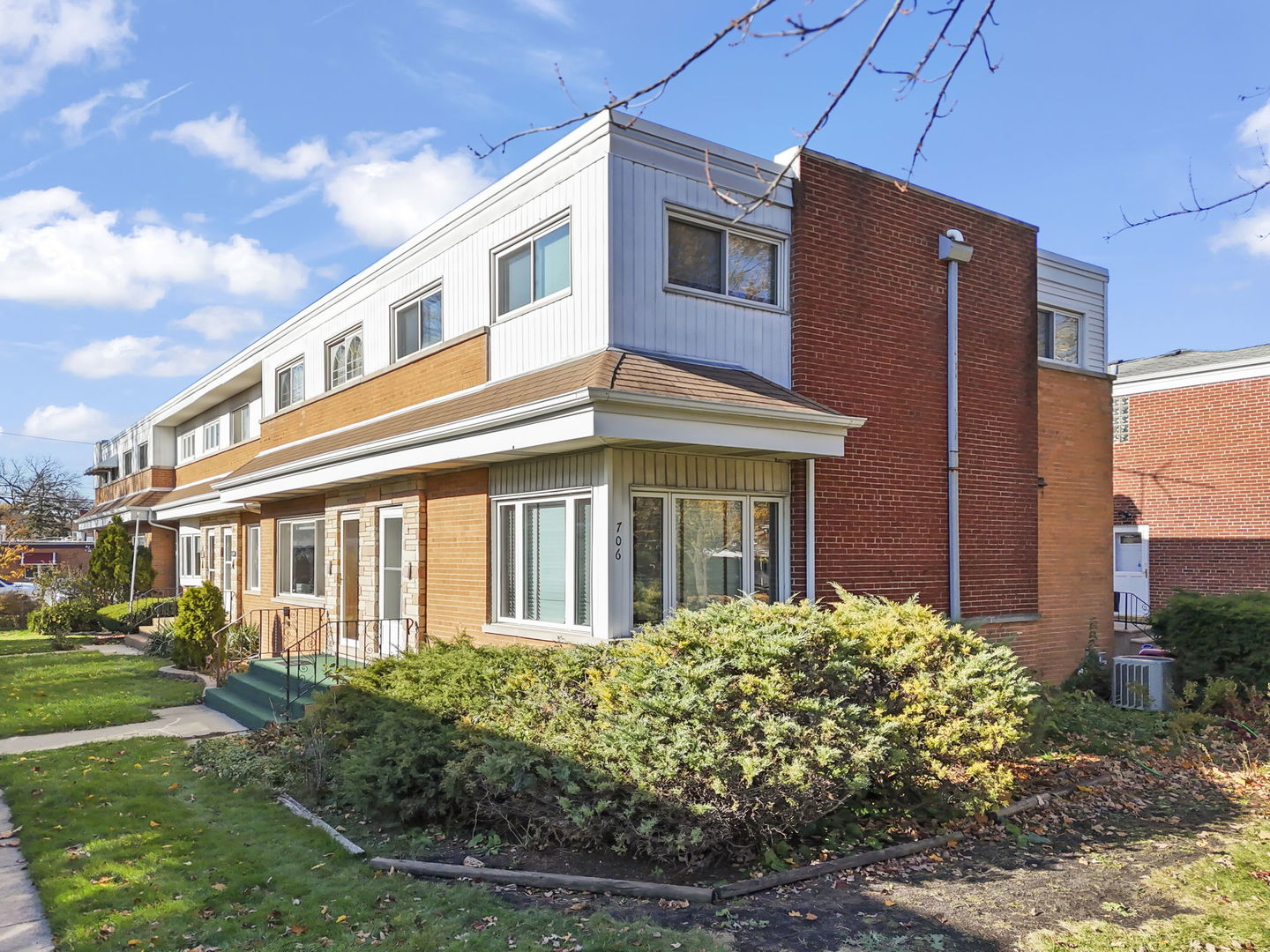 706 N Western Avenue #B, Park Ridge, IL 60068