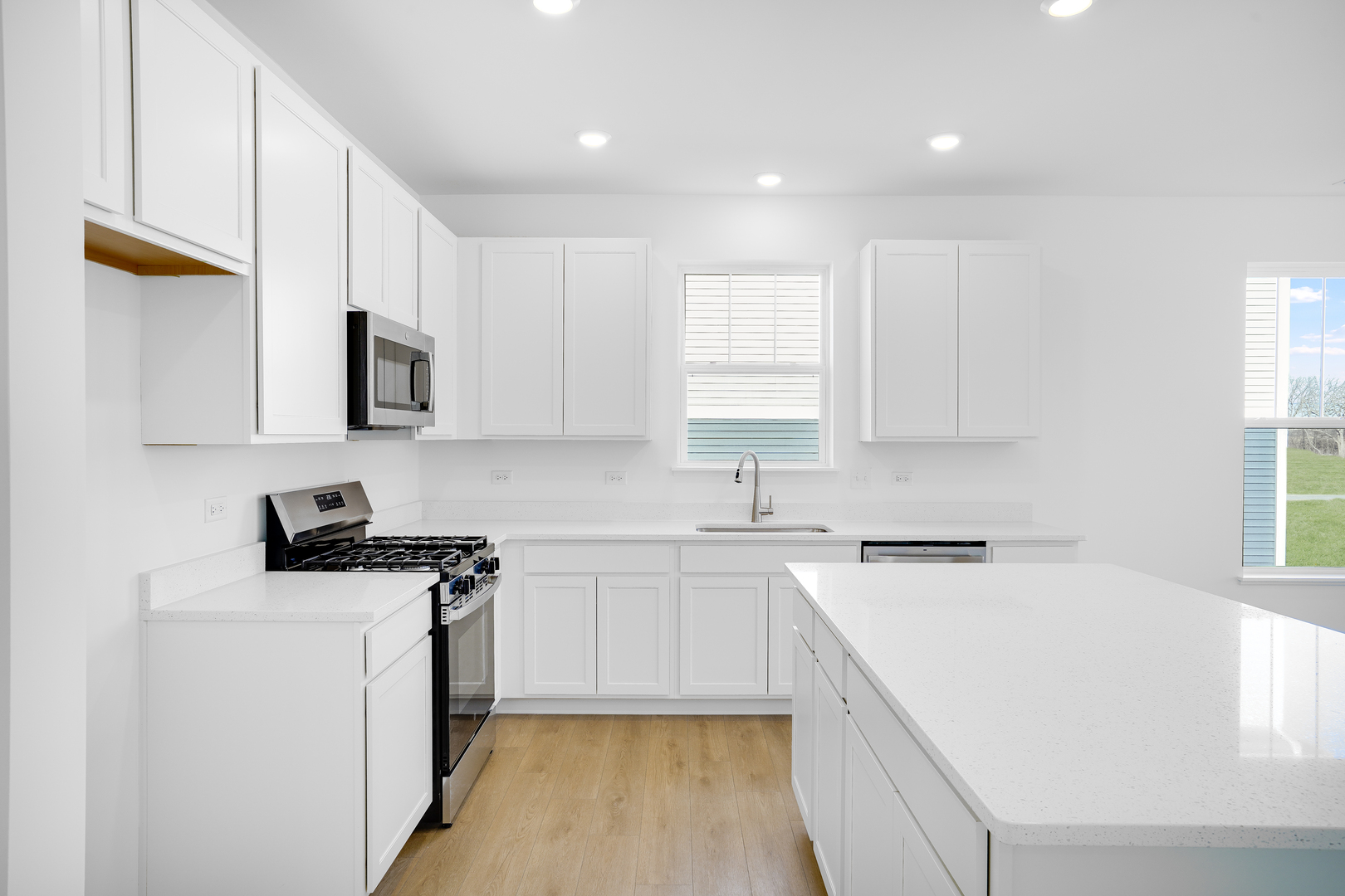 4216 Meadowridge Road, Woodstock, IL 60098