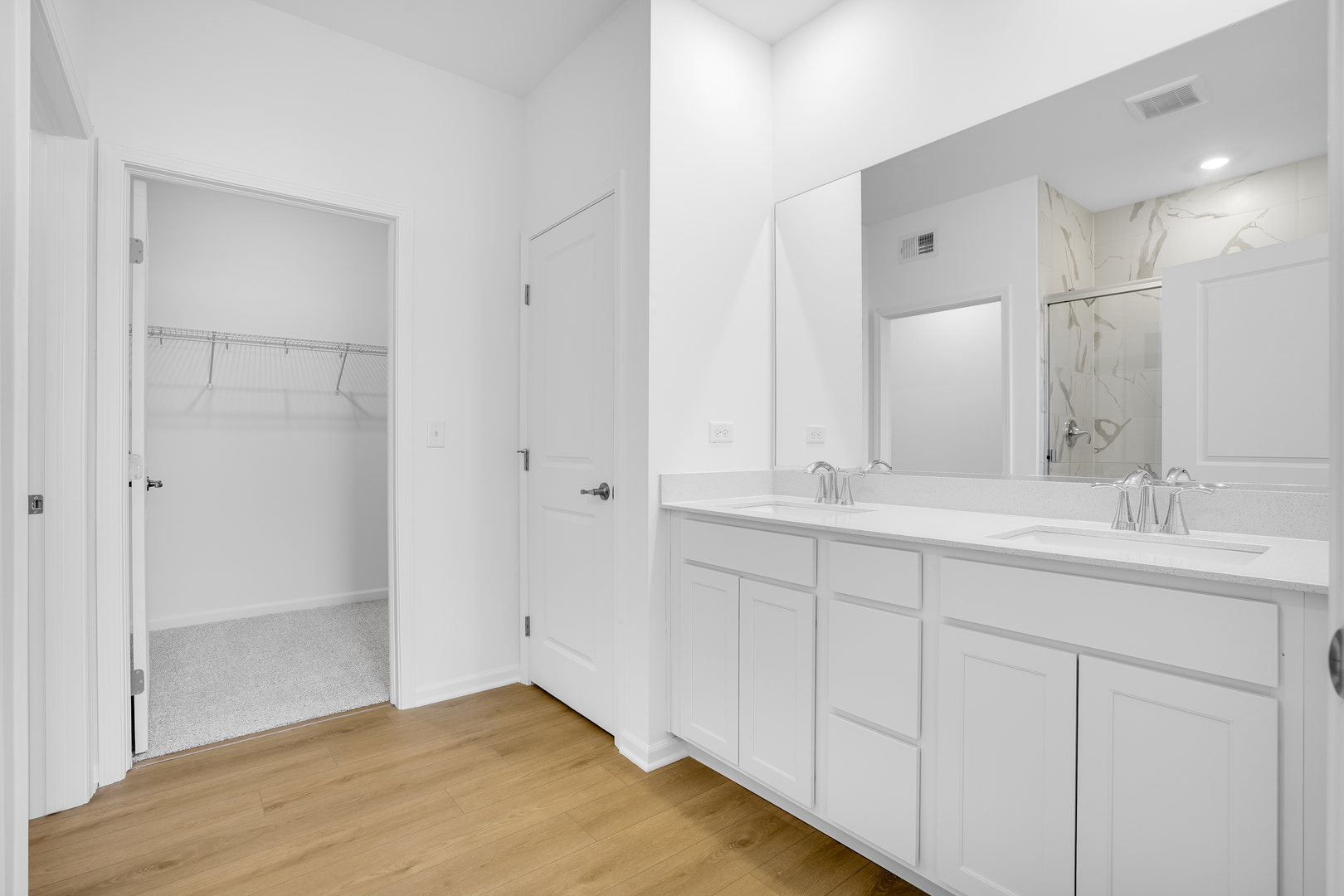 4216 Meadowridge Road, Woodstock, IL 60098