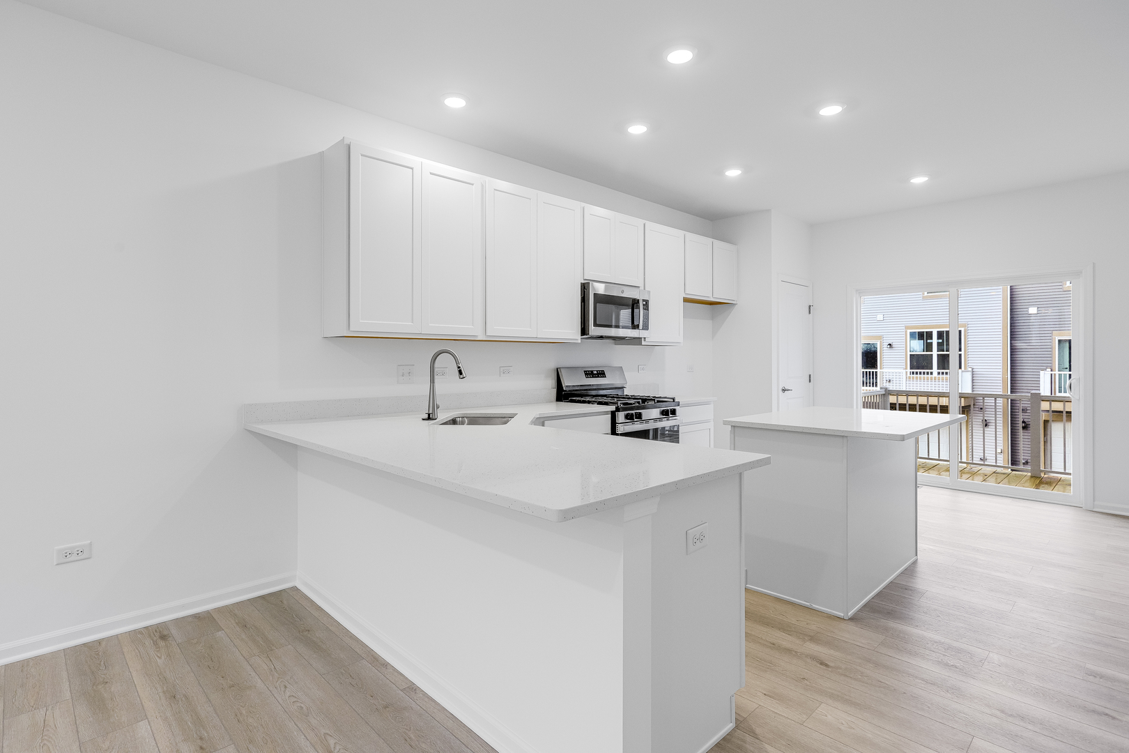 421 Red Oak Circle, Volo, IL 60020