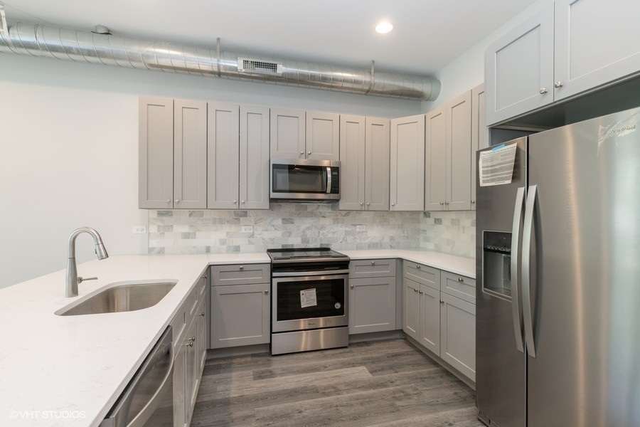 8917 Grant Avenue #3B, Brookfield, IL 60513