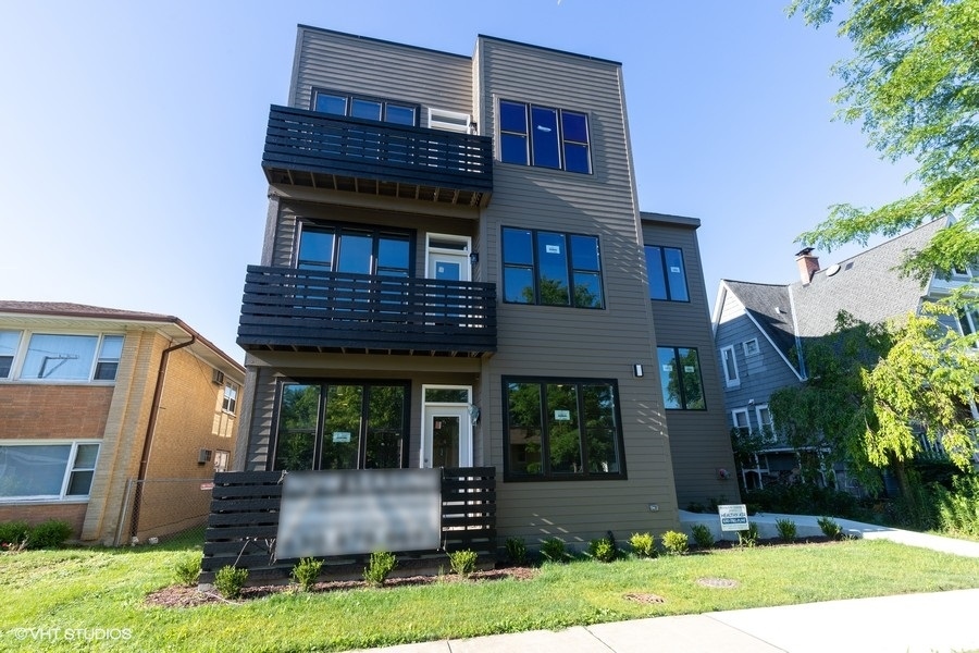 8917 Grant Avenue #3B, Brookfield, IL 60513