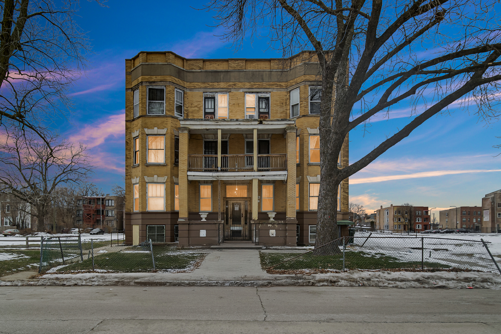 5200 S Prairie Avenue, Chicago, IL 60615