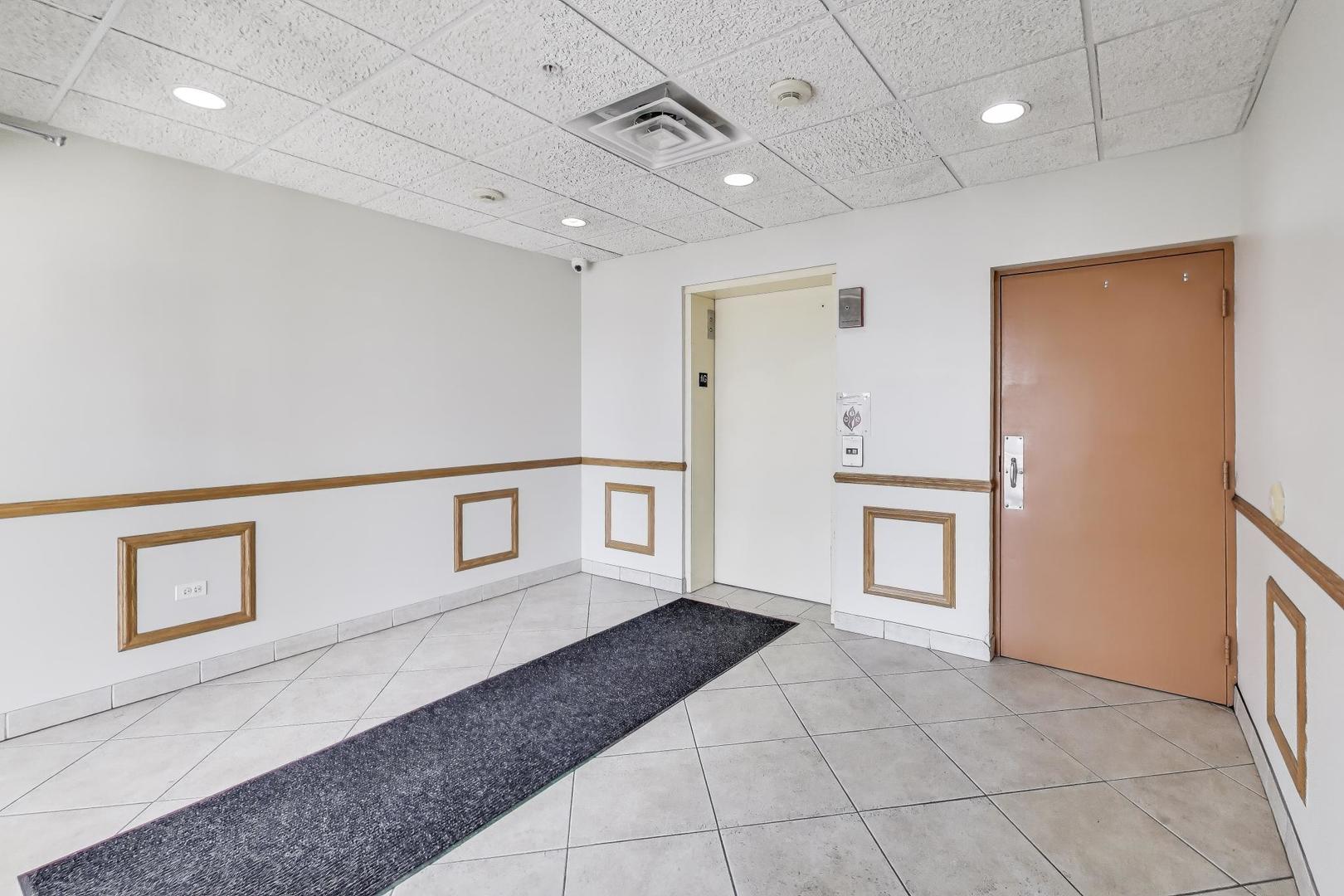 4534 N Cumberland Avenue #101, Chicago, IL 60656