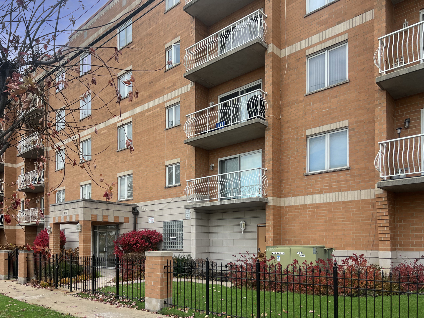 4534 N Cumberland Avenue #101, Chicago, IL 60656