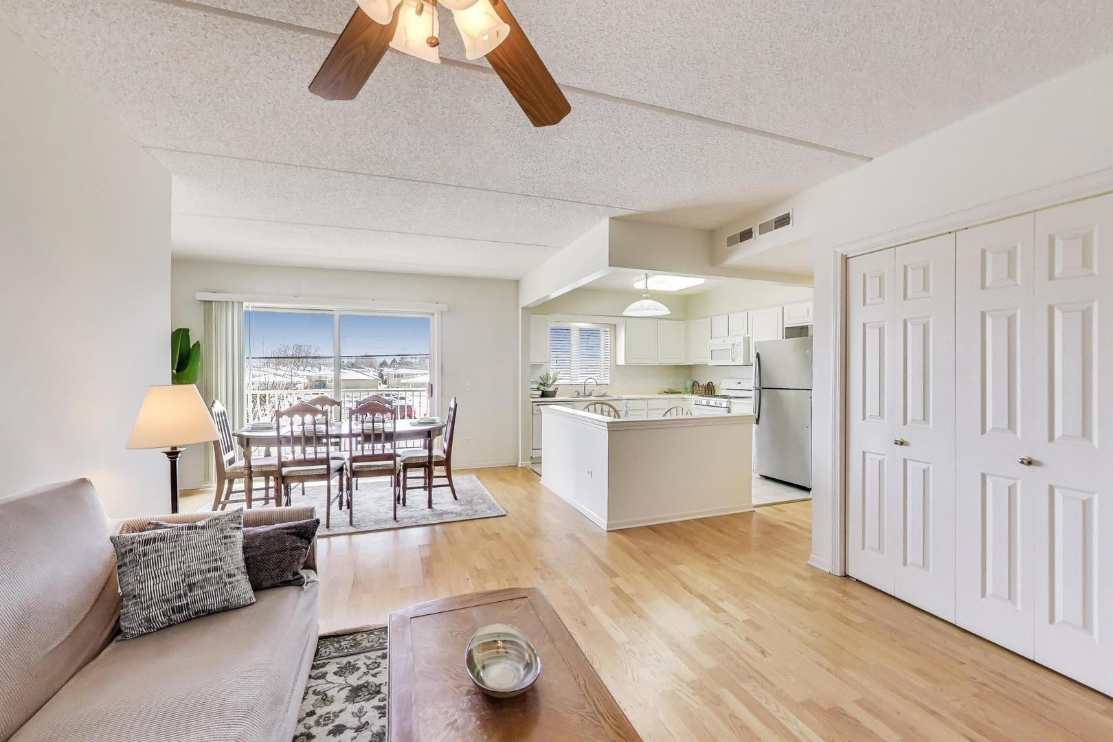 4534 N Cumberland Avenue #101, Chicago, IL 60656