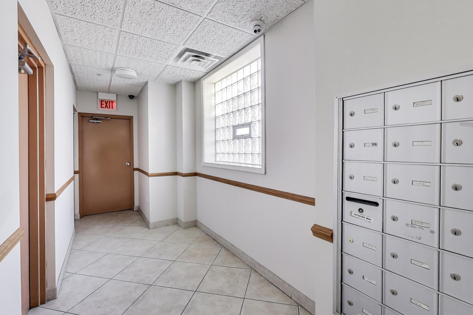 4534 N Cumberland Avenue #101, Chicago, IL 60656