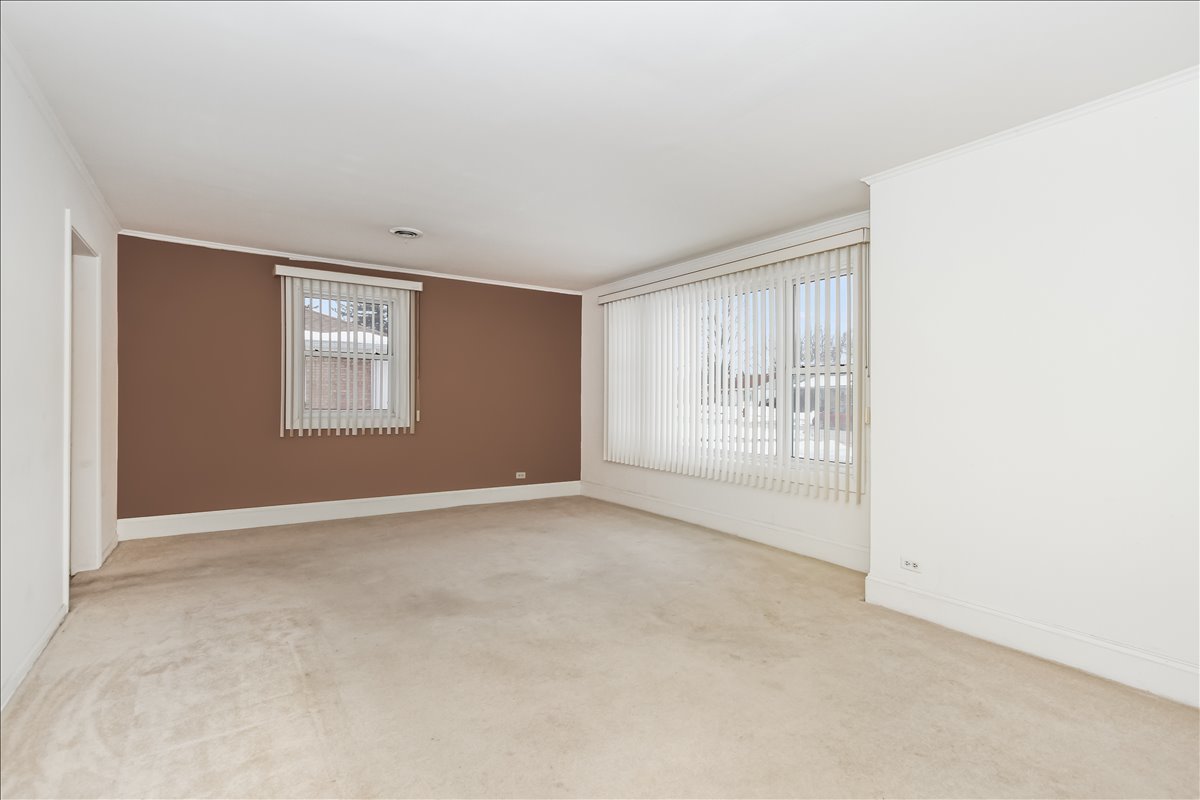 1162 W Grant Drive, Des Plaines, IL 60016