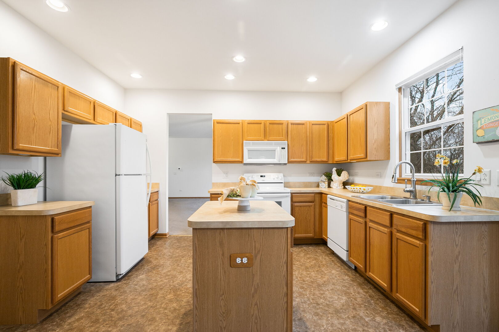 121 Enfield Lane, Grayslake, IL 60030