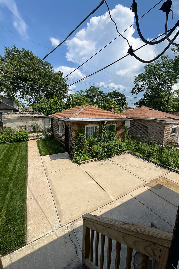 7937 S Crandon Avenue, Chicago, IL 60617