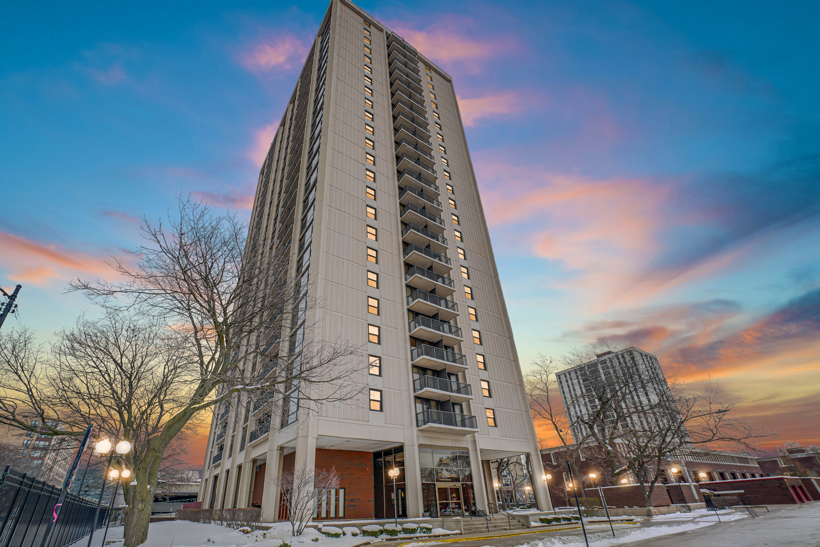 2605 S Indiana Avenue #402, Chicago, IL 60616