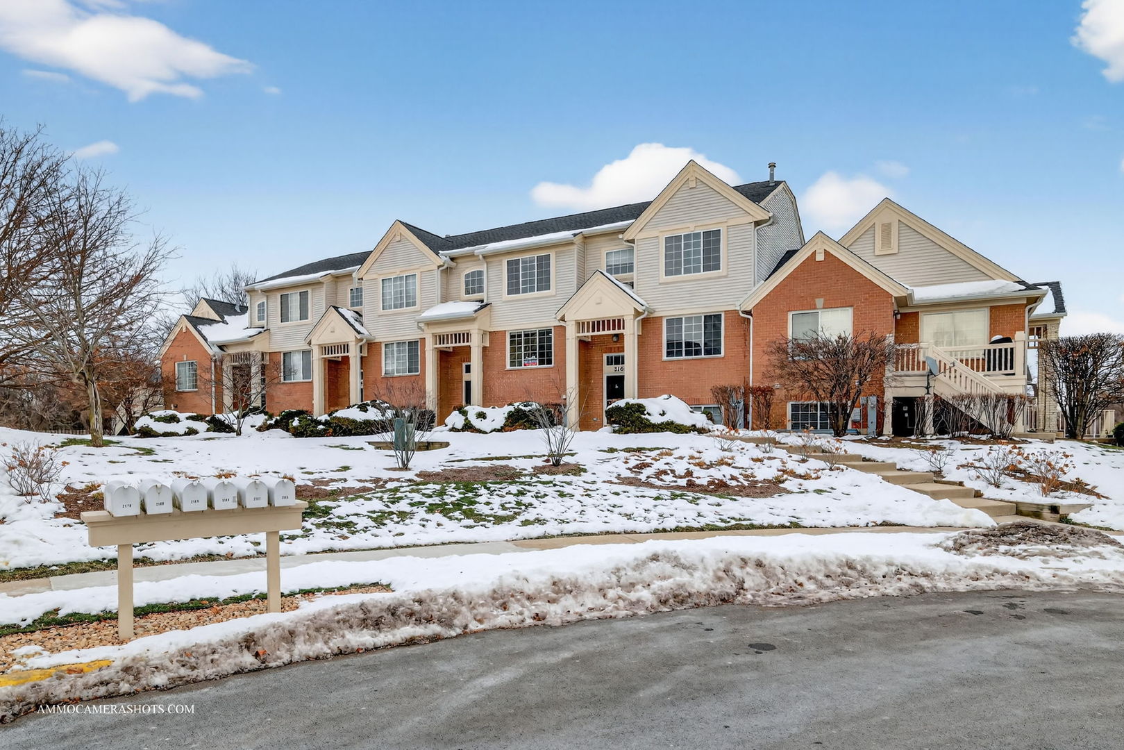 2164 W Concord Lane, Addison, IL 60101