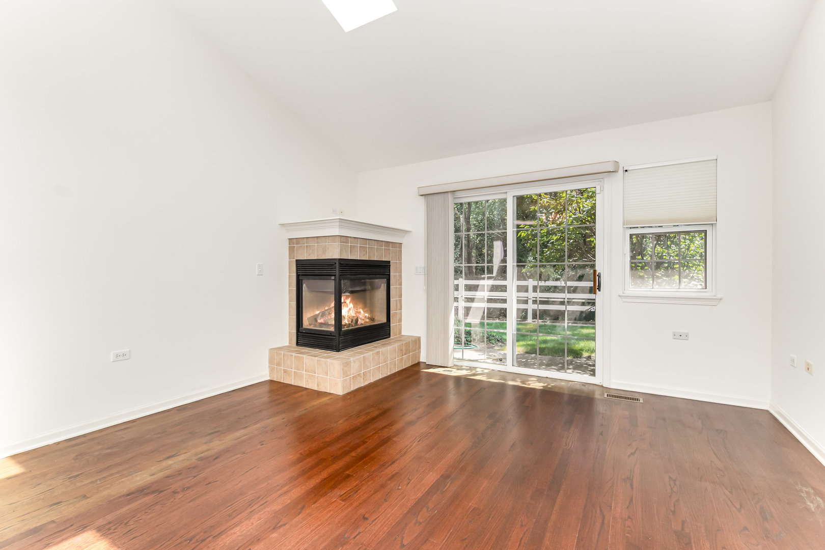 628 Belmont Lane, Carol Stream, IL 60188