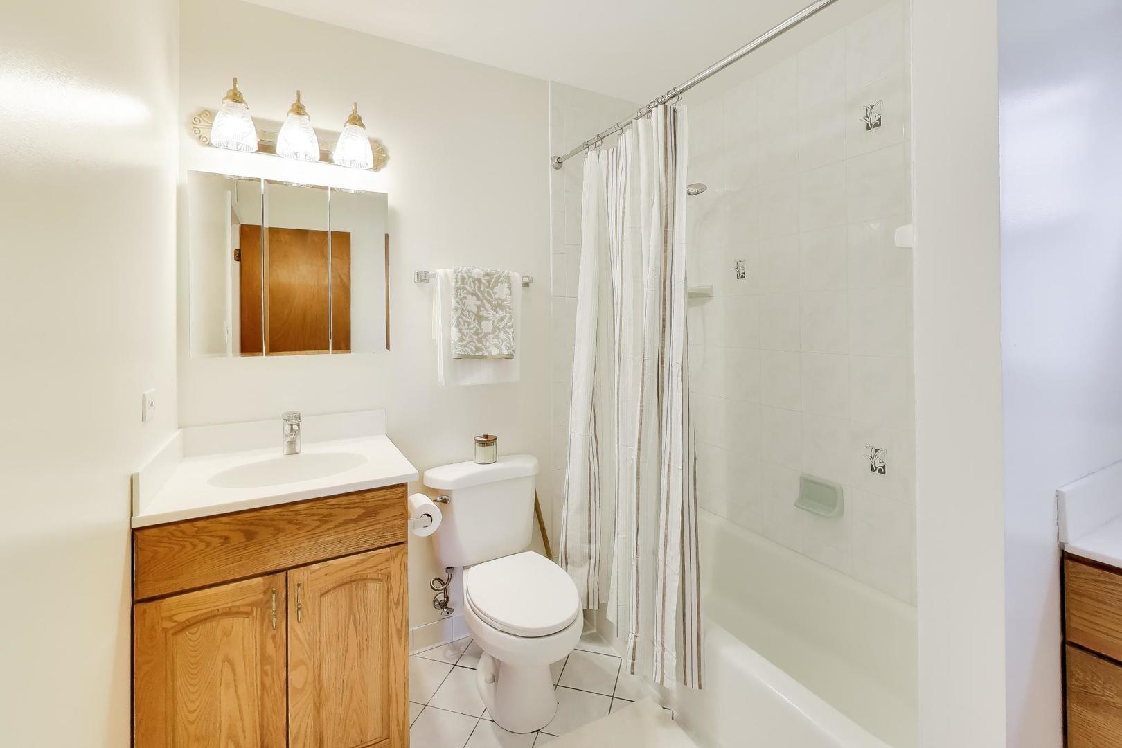 4053 Cumnor Road, Downers Grove, IL 60515