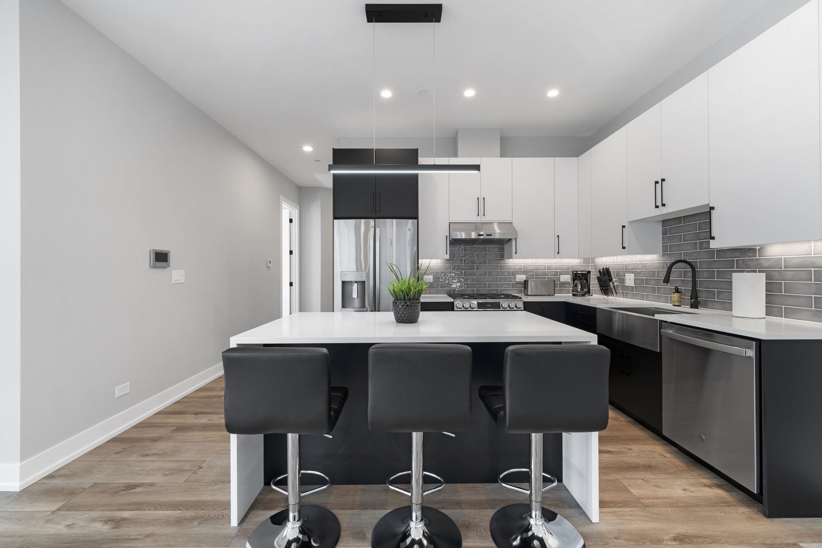 1606 S Ashland Avenue #401, Chicago, IL 60608