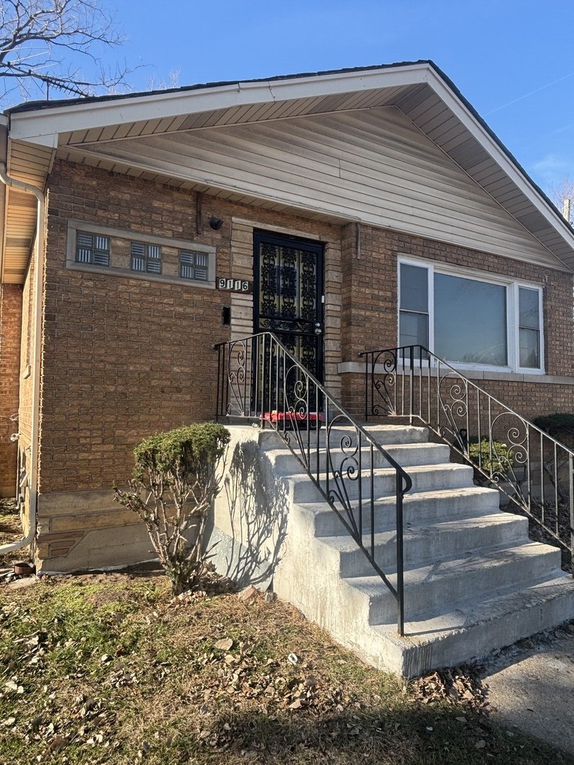 9116 S Dante Avenue, Chicago, IL 60619
