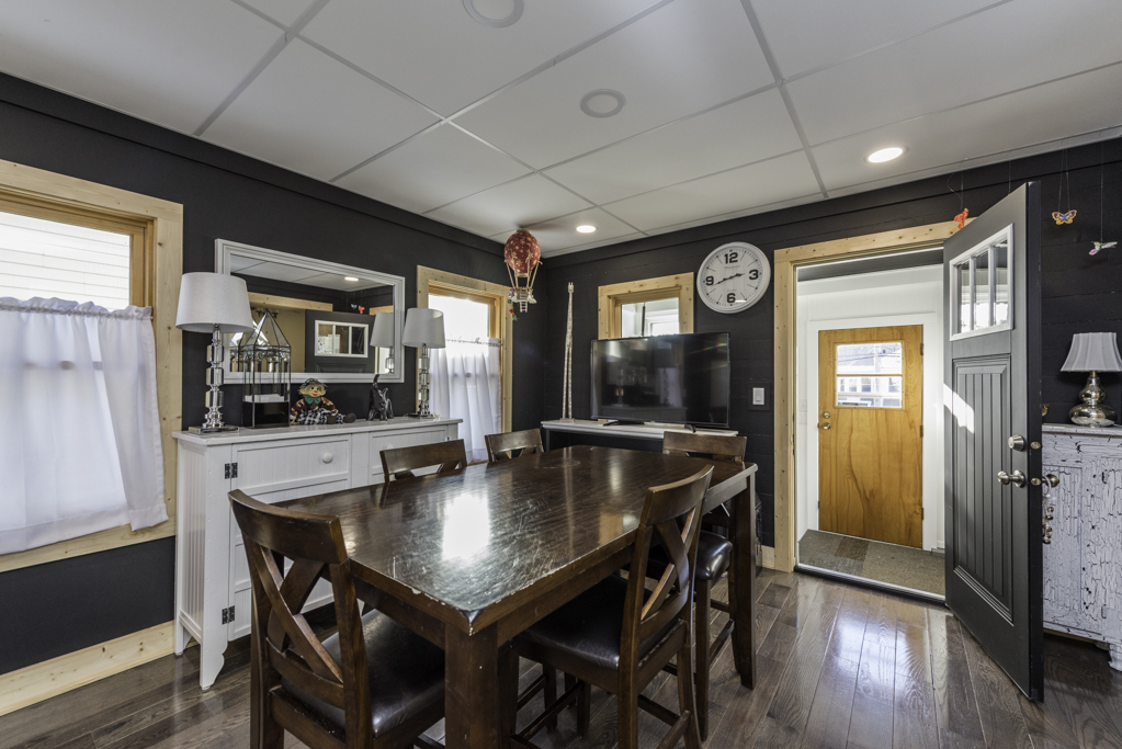 519 N Ash Street, Waukegan, IL 60085