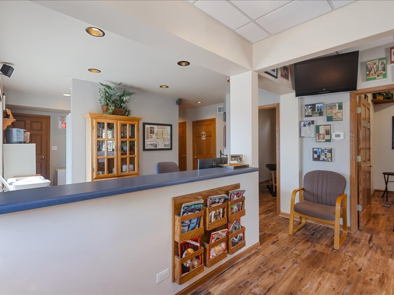 111 W Railroad Avenue, Bartlett, IL 60103