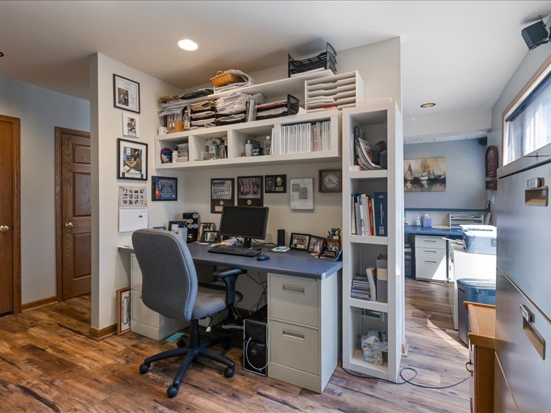 111 W Railroad Avenue, Bartlett, IL 60103