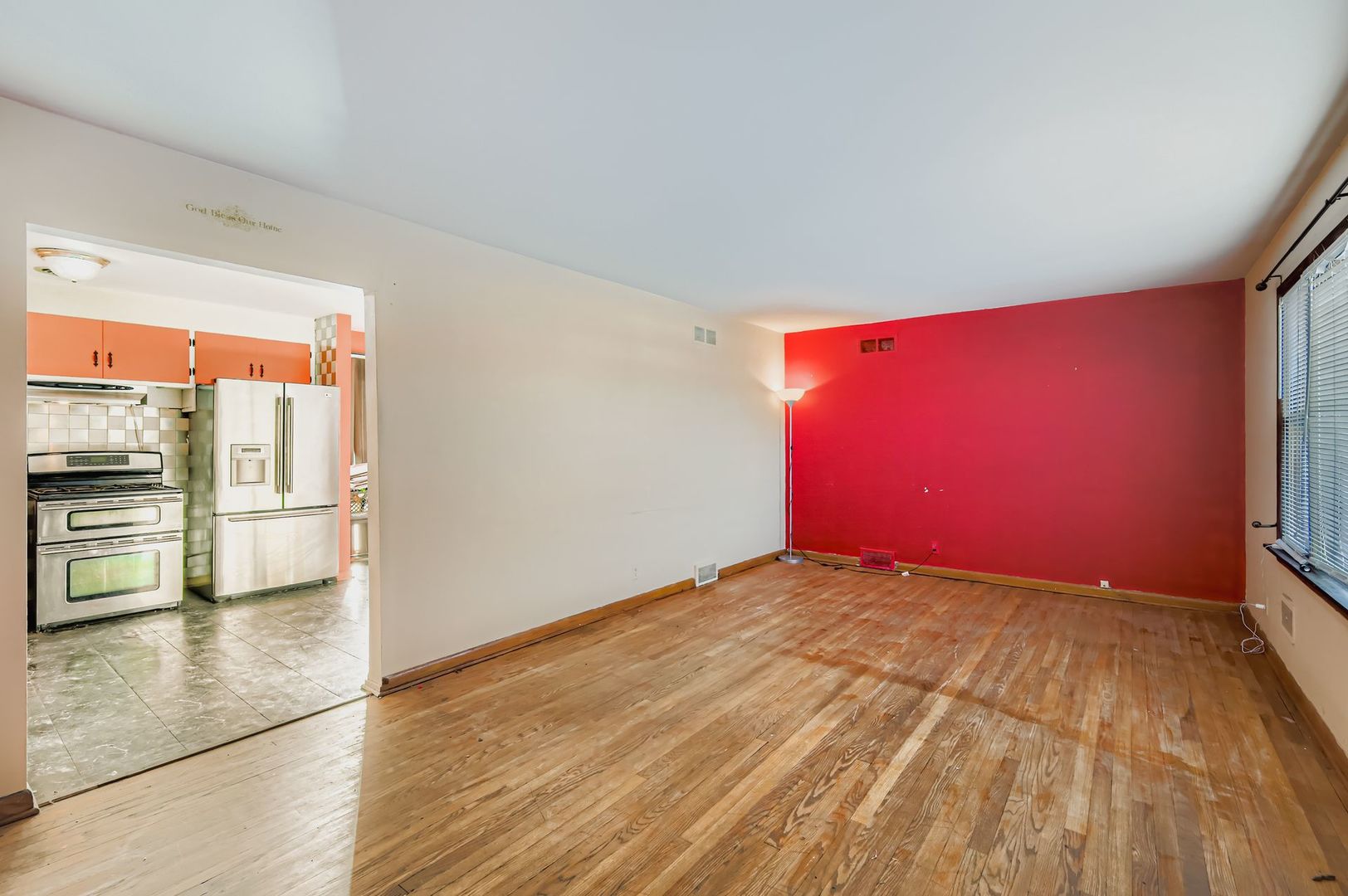 305 1/2 E North Avenue, Northlake, IL 60164