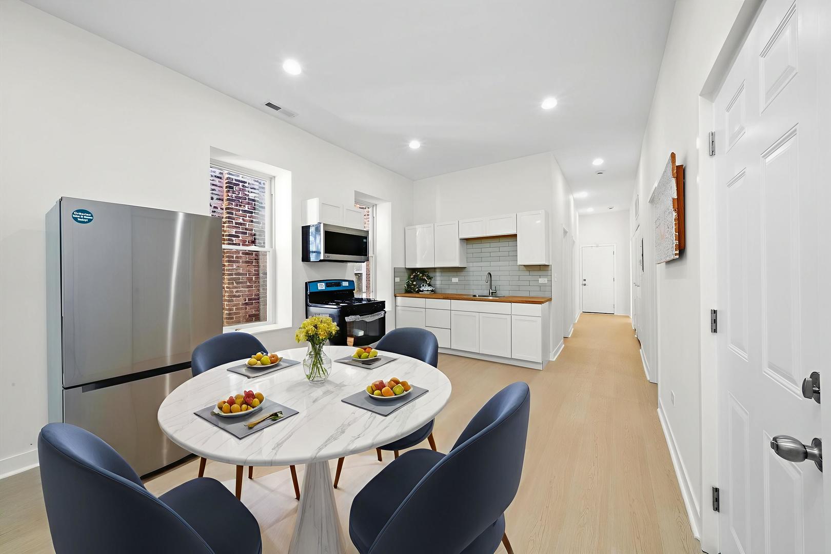 3037 W Lexington Street #1, Chicago, IL 60612