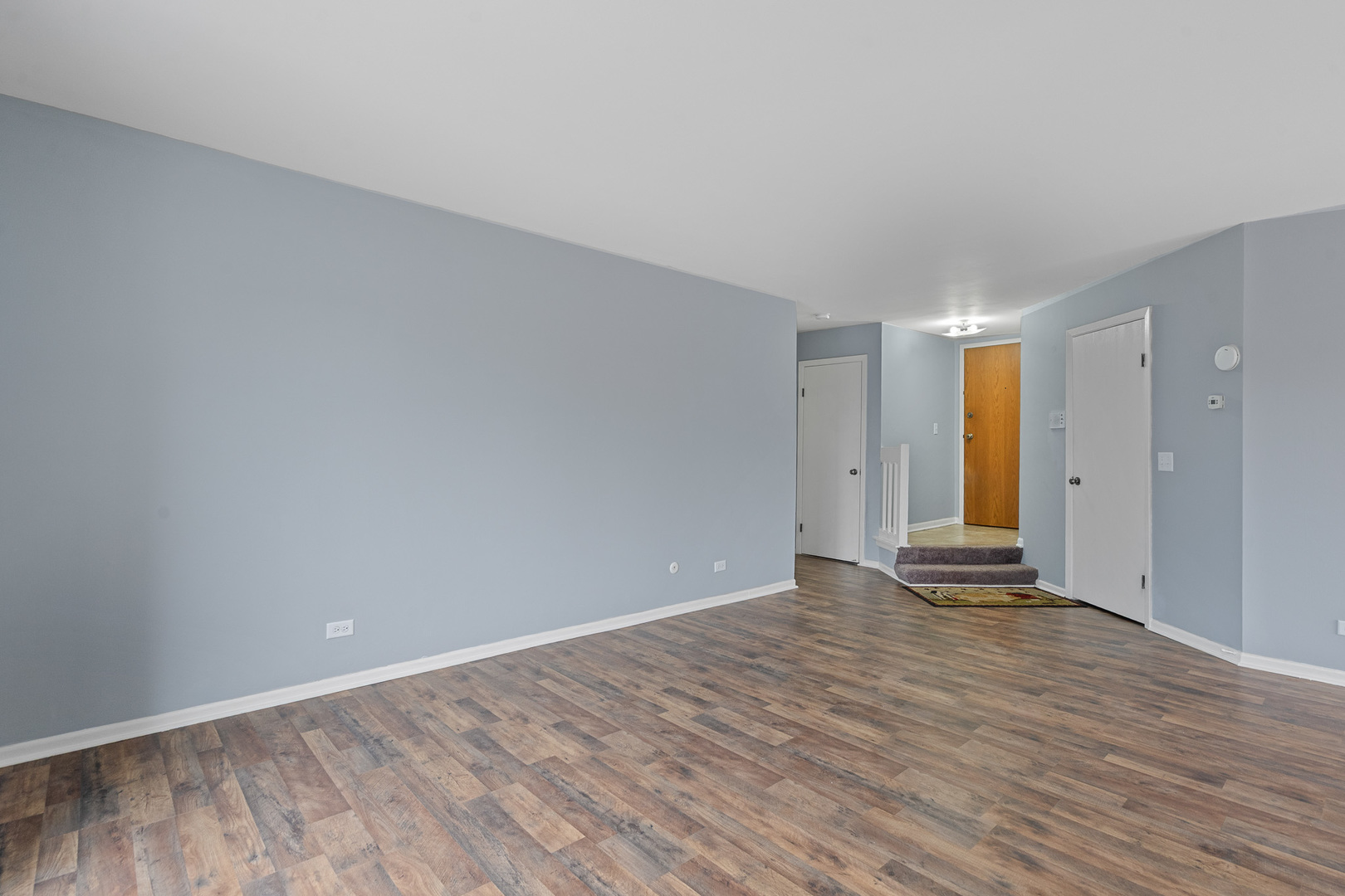 1535 RAYMOND Drive #202, Naperville, IL 60563