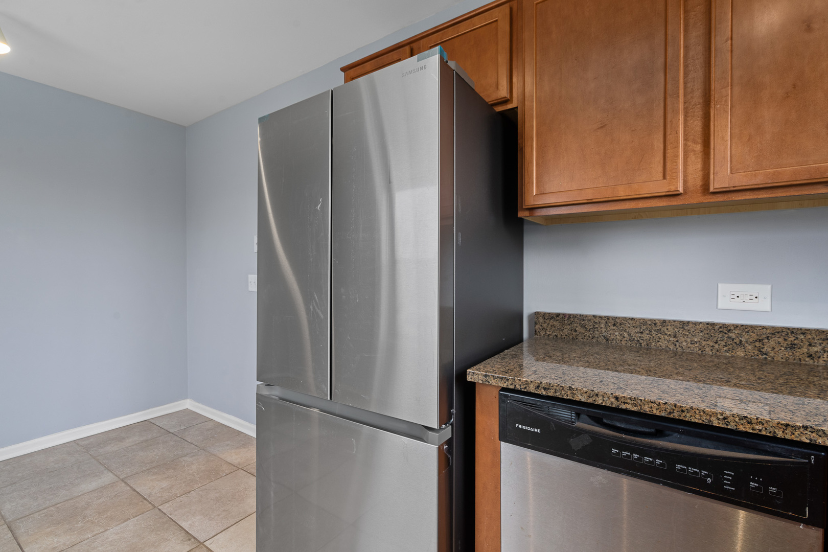 1535 RAYMOND Drive #202, Naperville, IL 60563