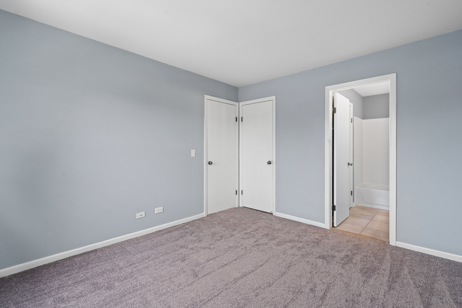 1535 RAYMOND Drive #202, Naperville, IL 60563