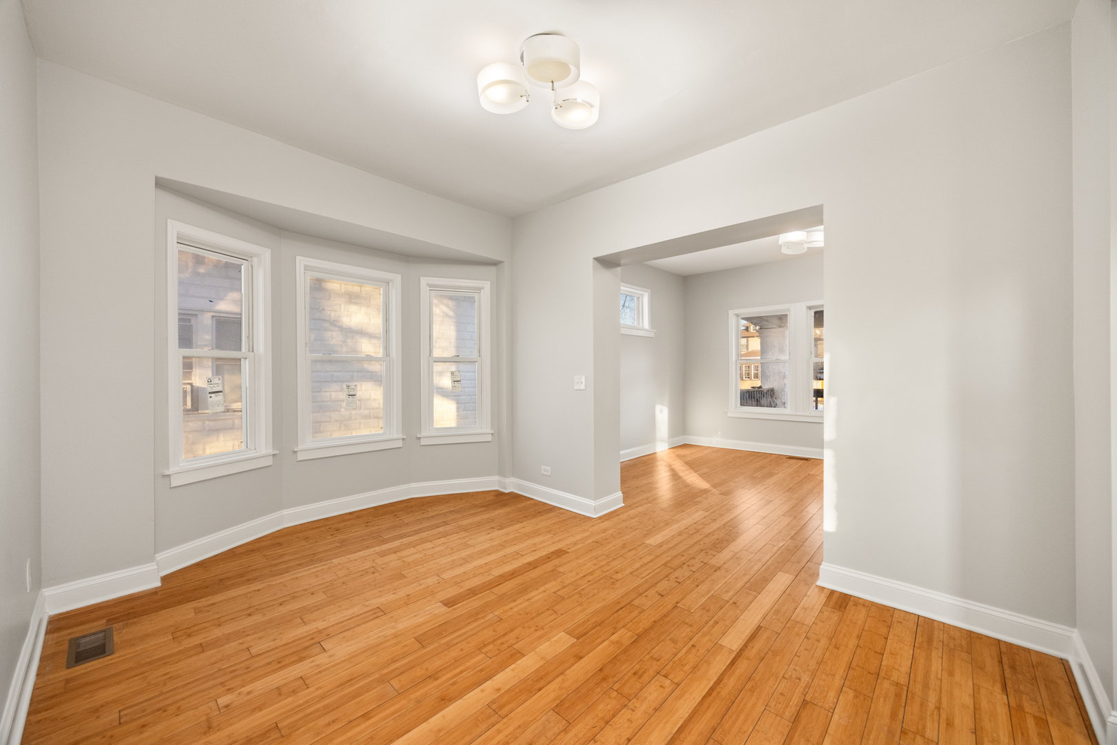 1118 S 7th Avenue, Maywood, IL 60153