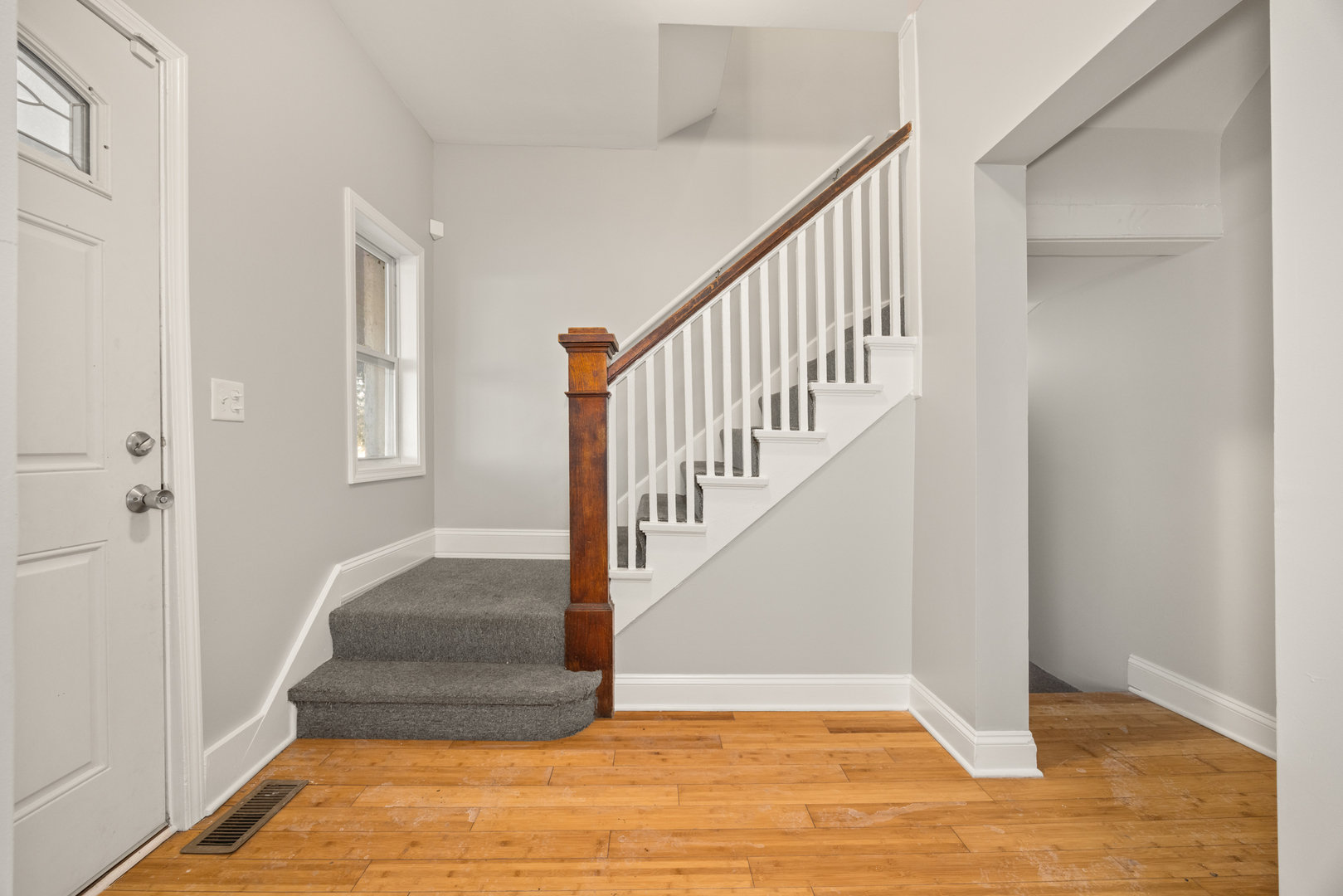 1118 S 7th Avenue, Maywood, IL 60153