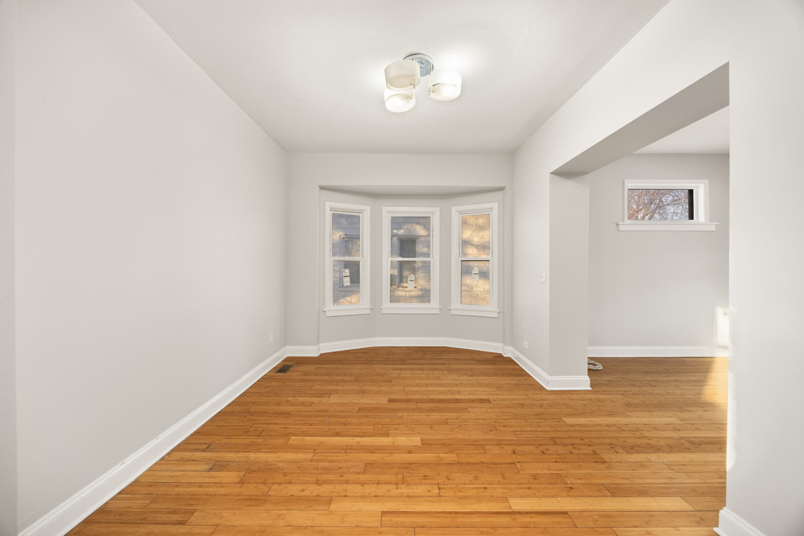 1118 S 7th Avenue, Maywood, IL 60153