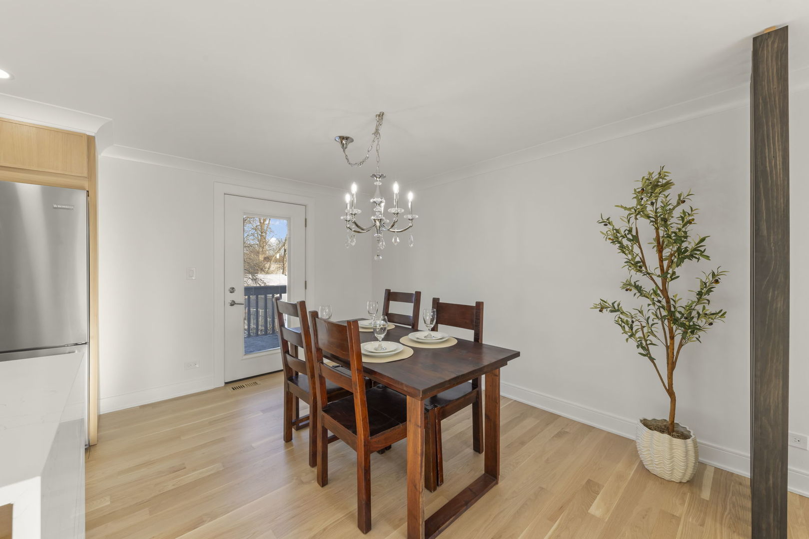 1122 Patricia Court, Schaumburg, IL 60193