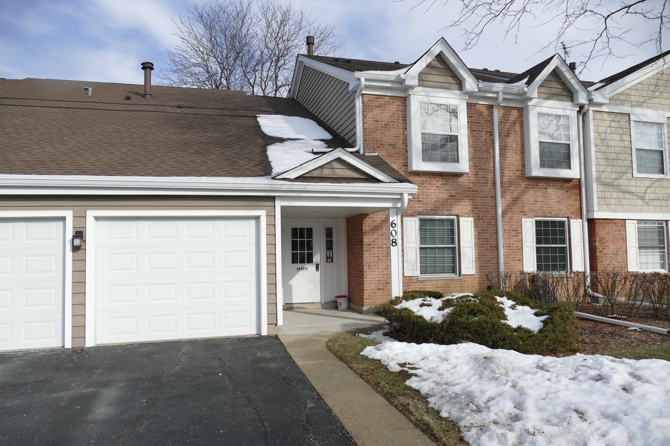 608 BERKLEY Court #X2, Schaumburg, IL 60194