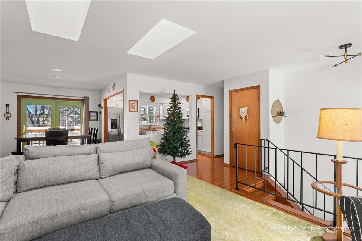 1108 S 12th Street, St. Charles, IL 60174