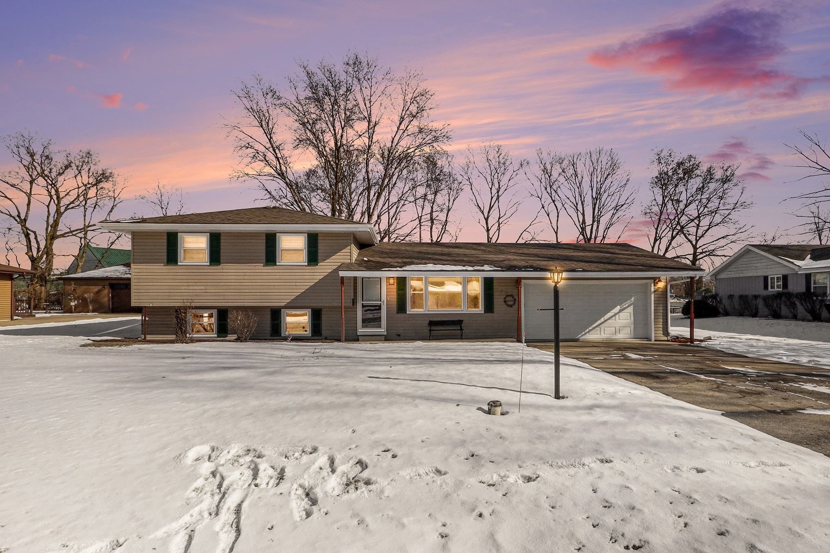 24031 S Cardinal Drive, Channahon, IL 60410