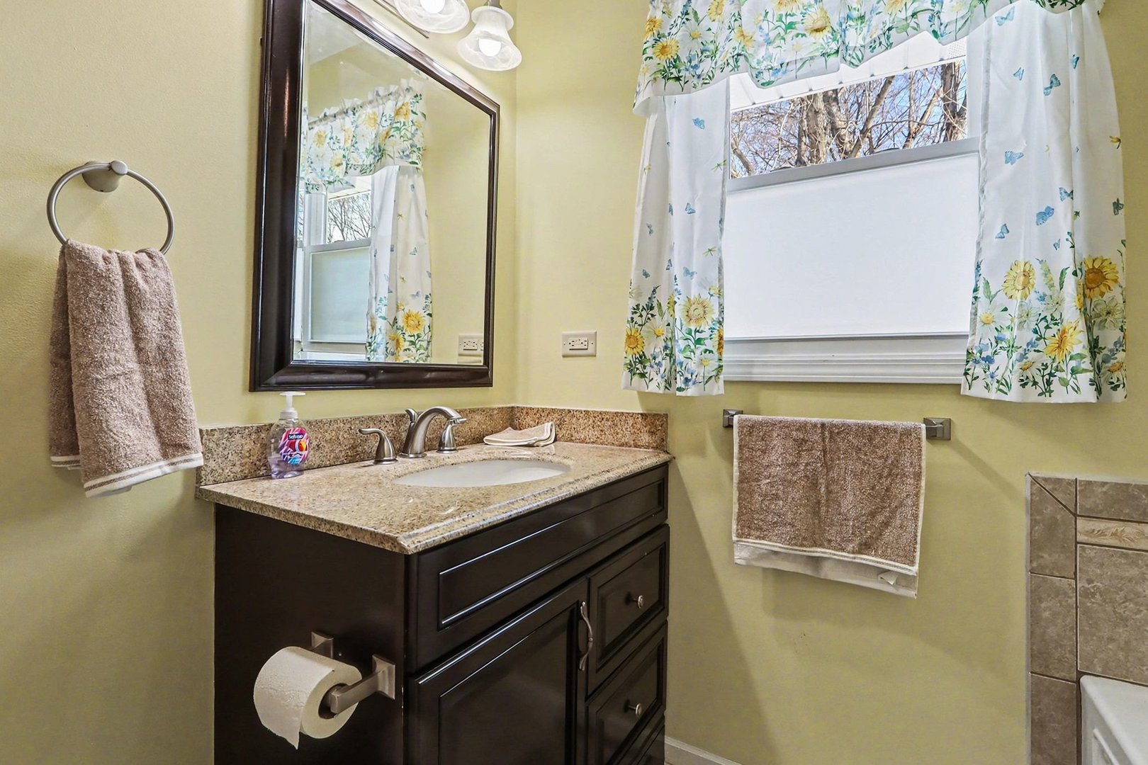 24031 S Cardinal Drive, Channahon, IL 60410