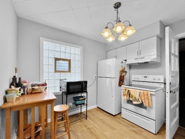 2247 S 21st Avenue, Broadview, IL 60155