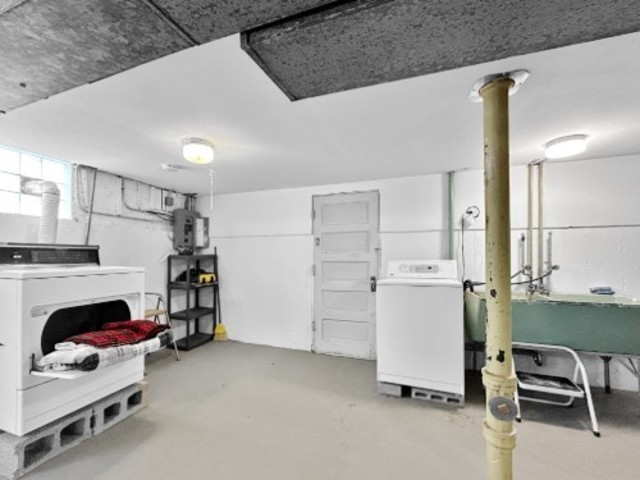 2247 S 21st Avenue, Broadview, IL 60155