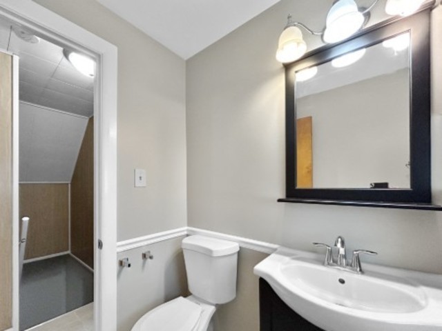 2247 S 21st Avenue, Broadview, IL 60155