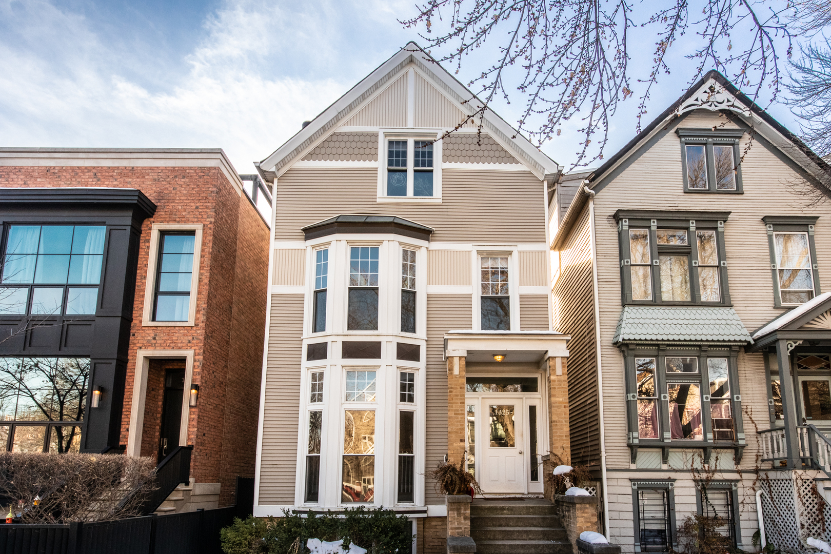 1325 W Wolfram Street #1, Chicago, IL 60657