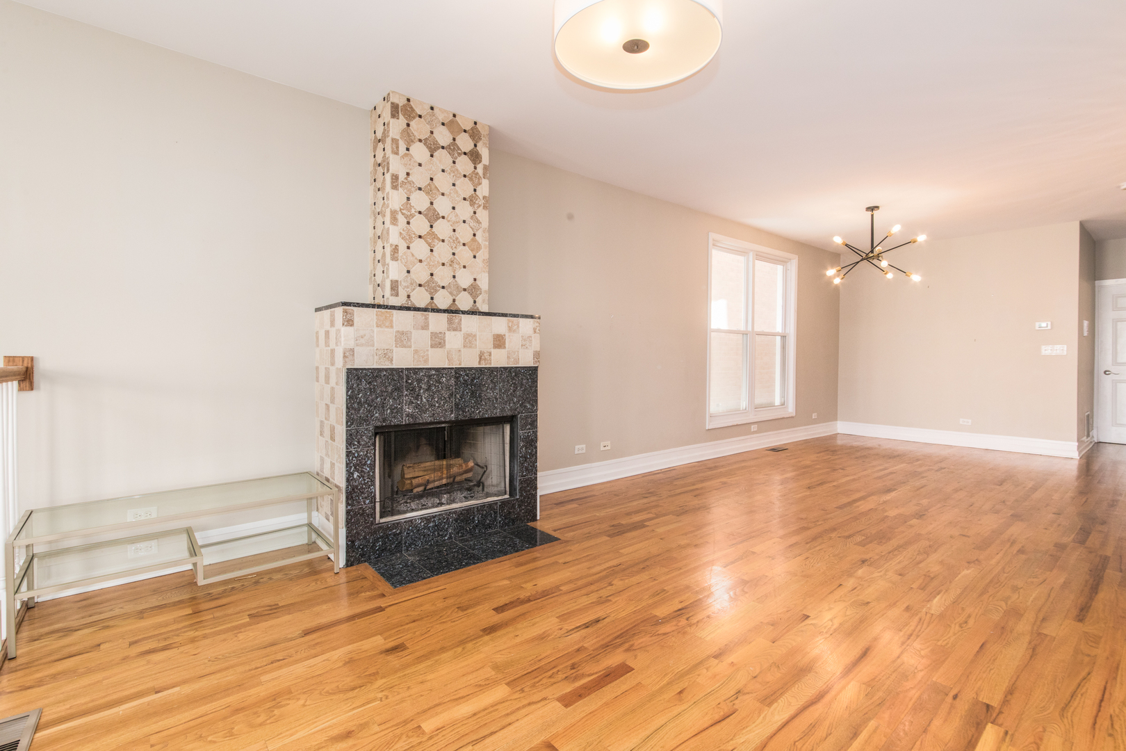 1325 W Wolfram Street #1, Chicago, IL 60657