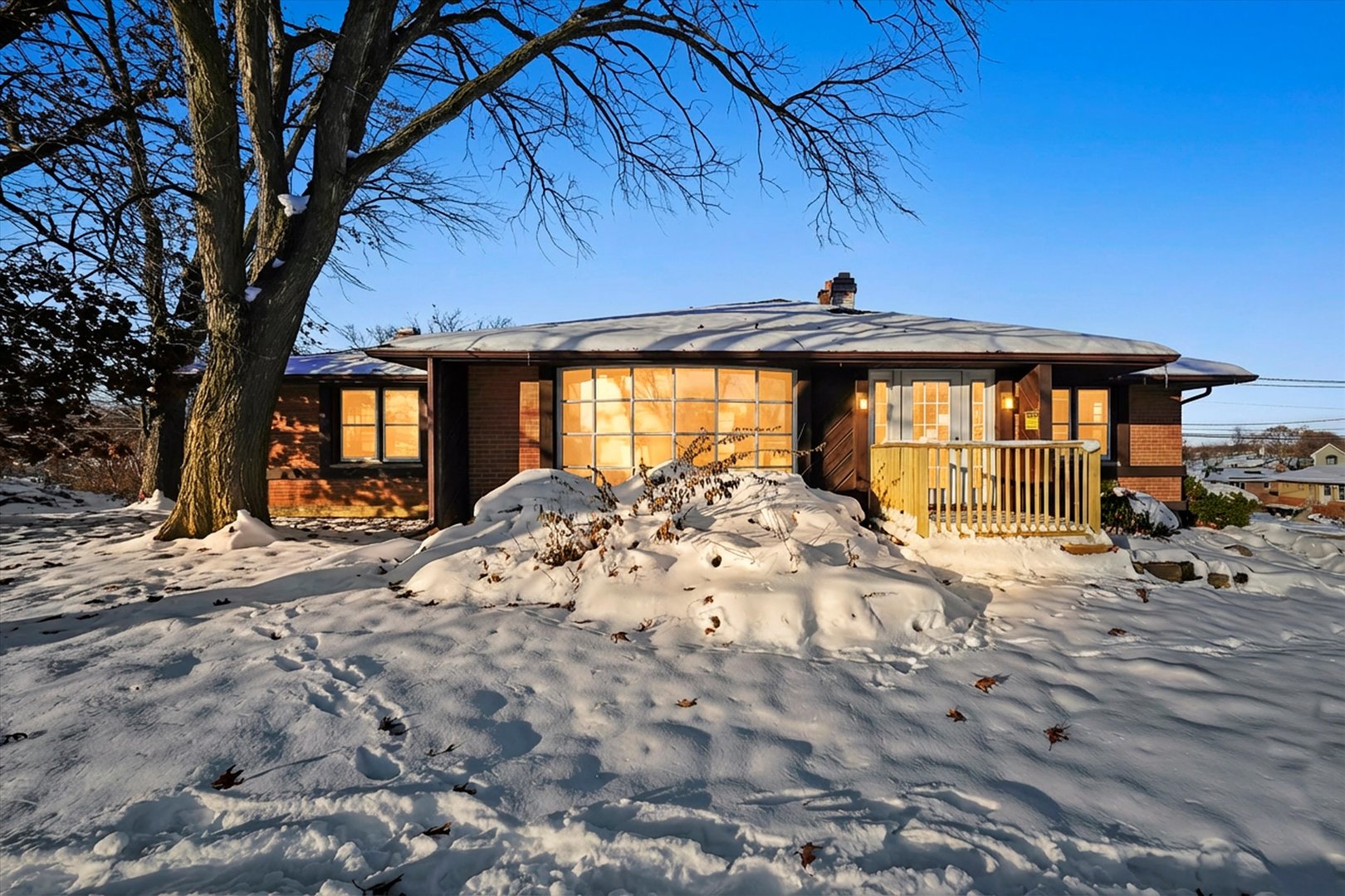 8200 W 95 Street, Hickory Hills, IL 60457