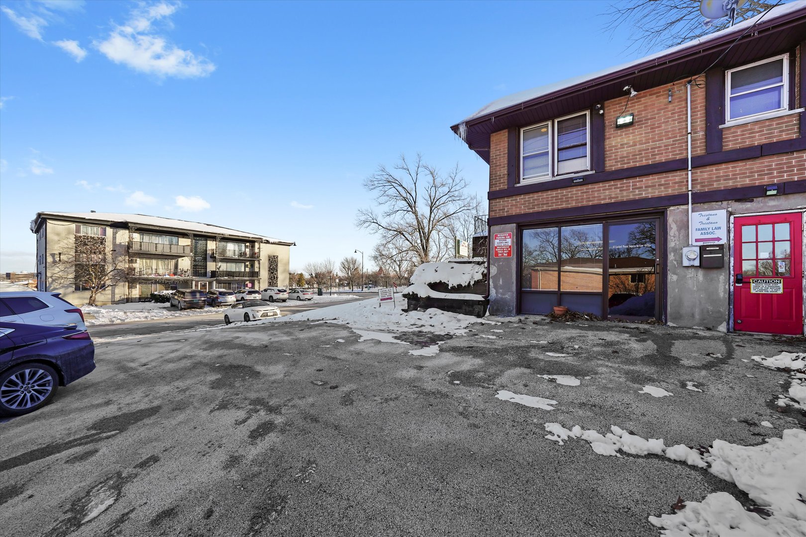 8200 W 95 Street, Hickory Hills, IL 60457