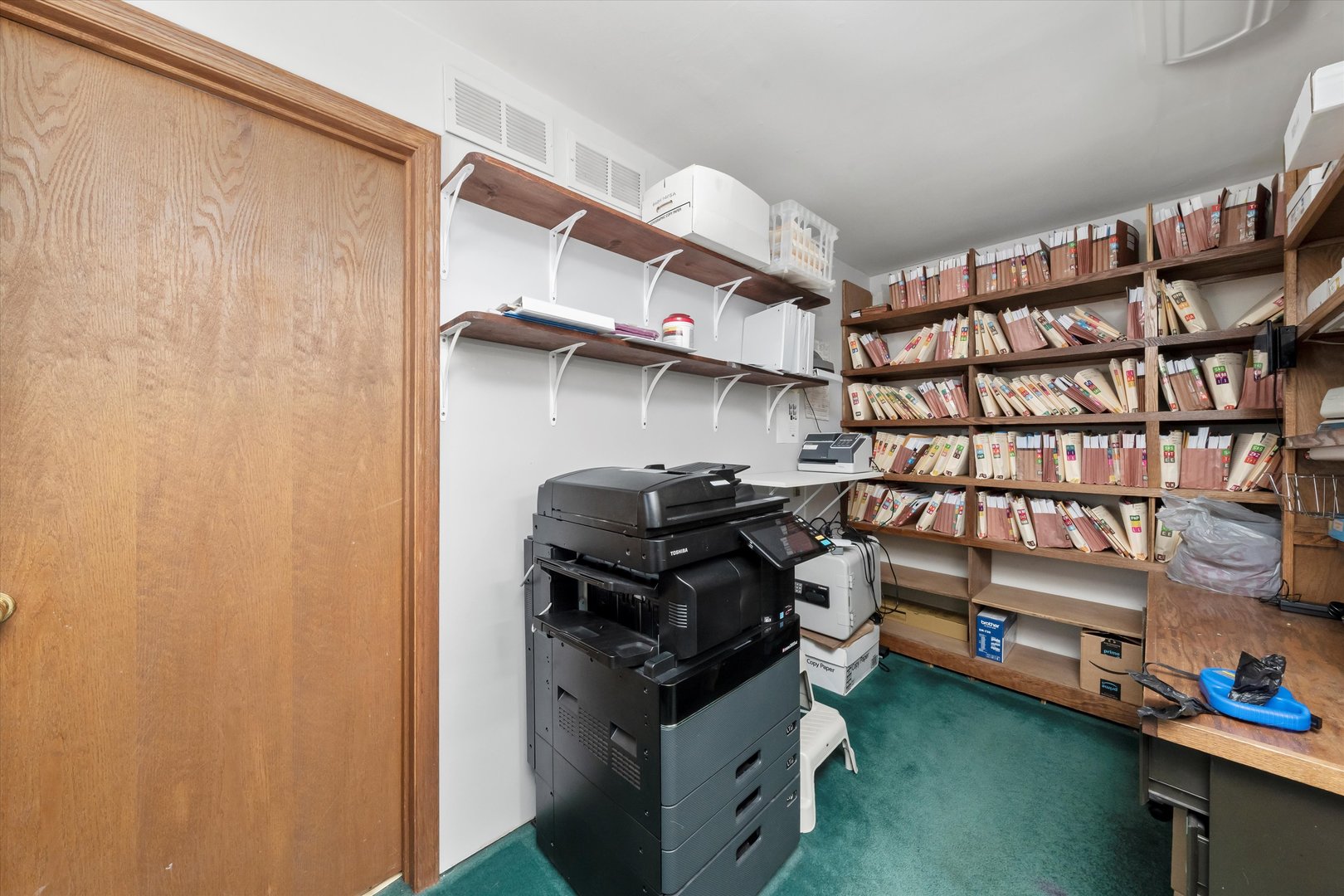 8200 W 95 Street, Hickory Hills, IL 60457