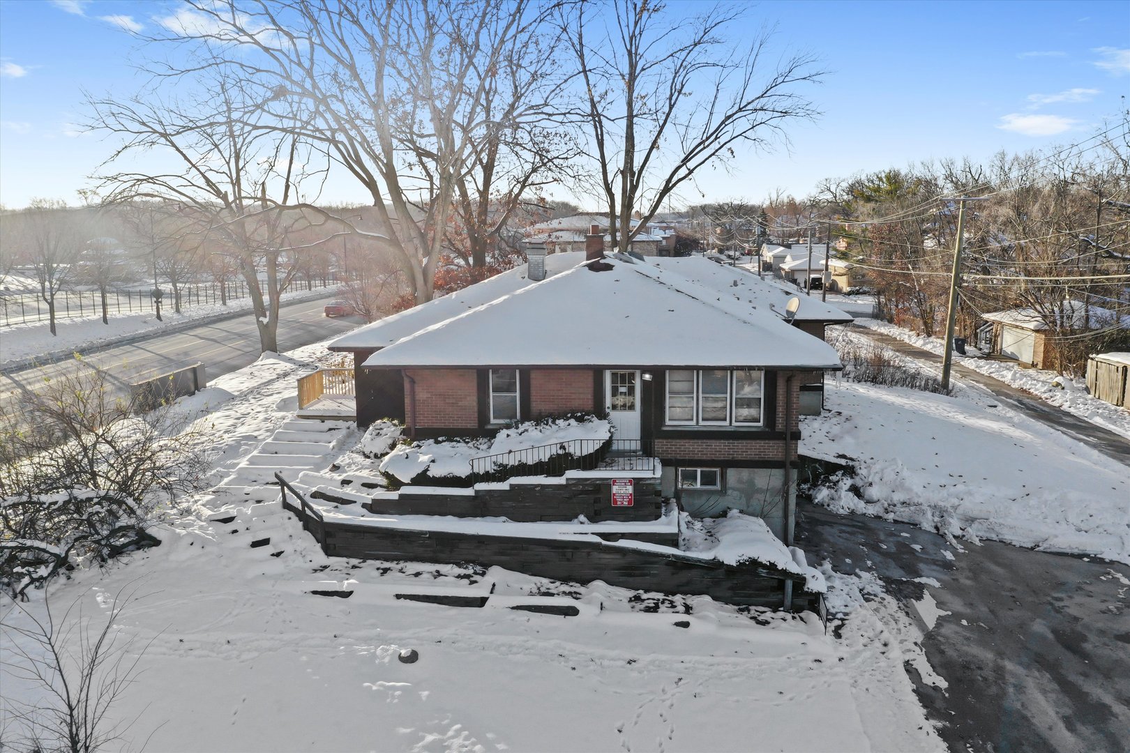 8200 W 95 Street, Hickory Hills, IL 60457