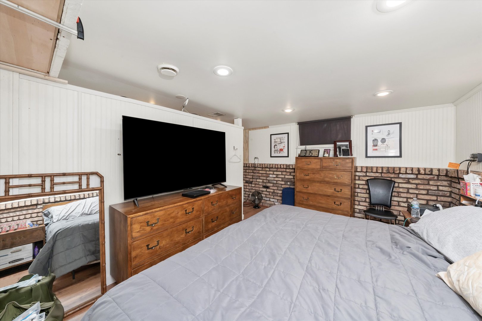 8200 W 95 Street, Hickory Hills, IL 60457