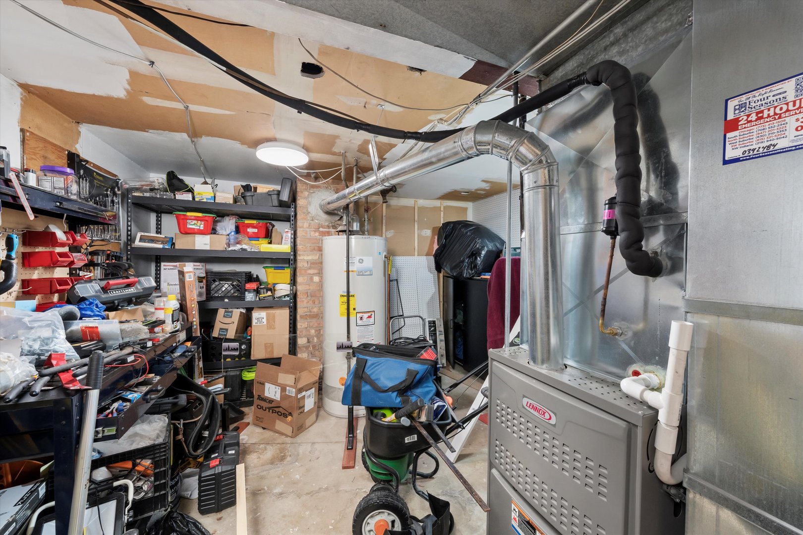 8200 W 95 Street, Hickory Hills, IL 60457