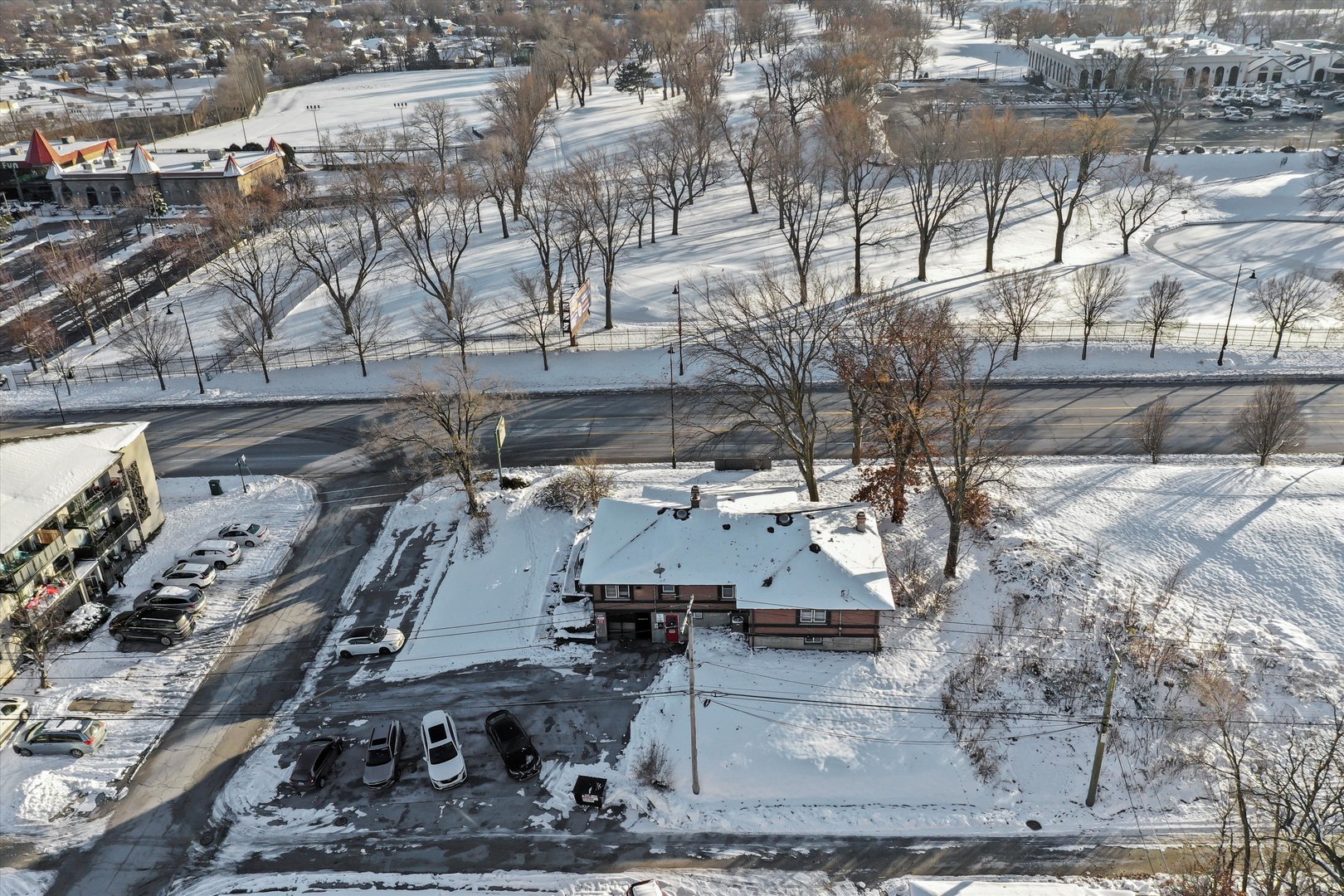 8200 W 95 Street, Hickory Hills, IL 60457