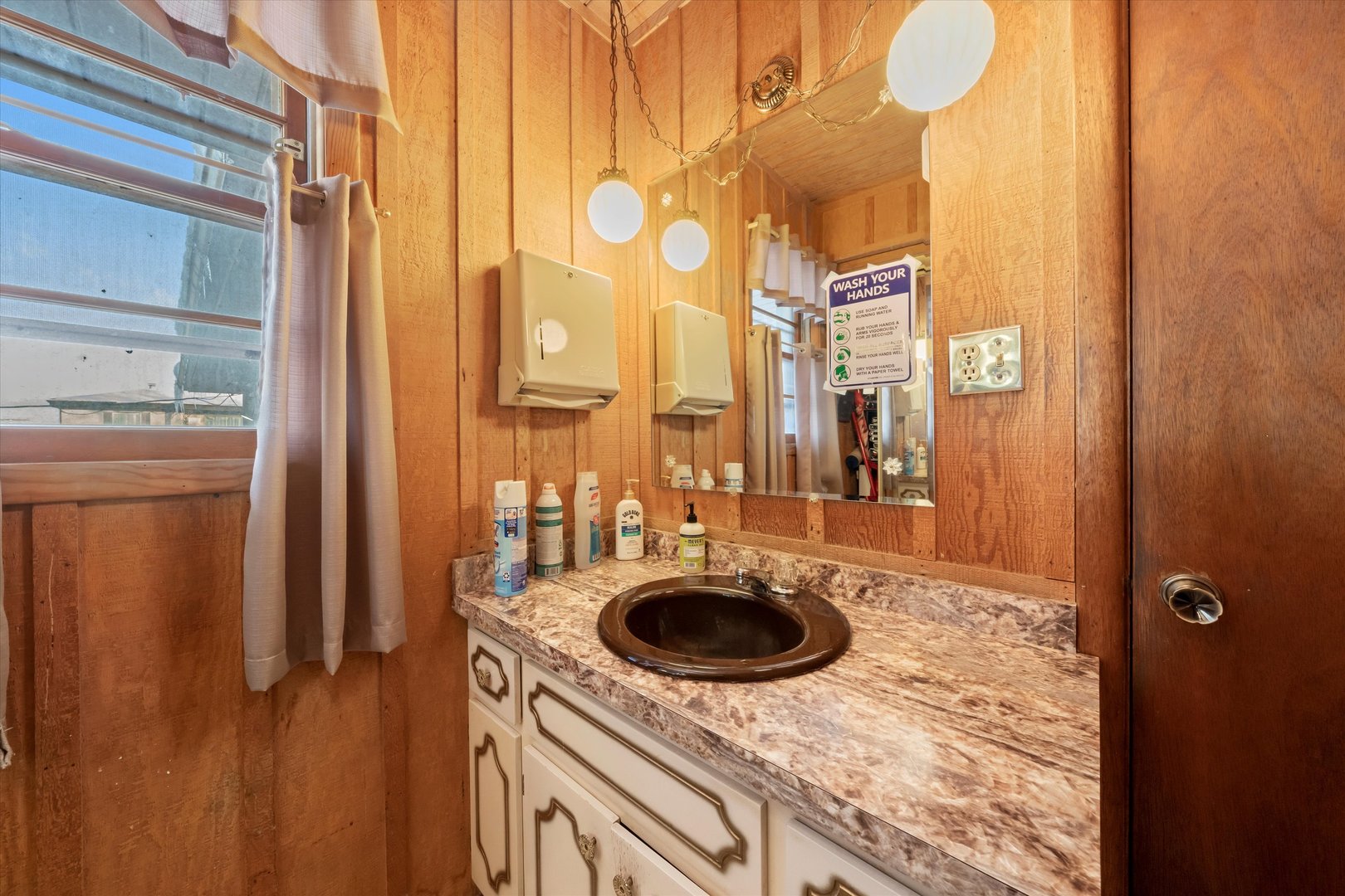 8200 W 95 Street, Hickory Hills, IL 60457